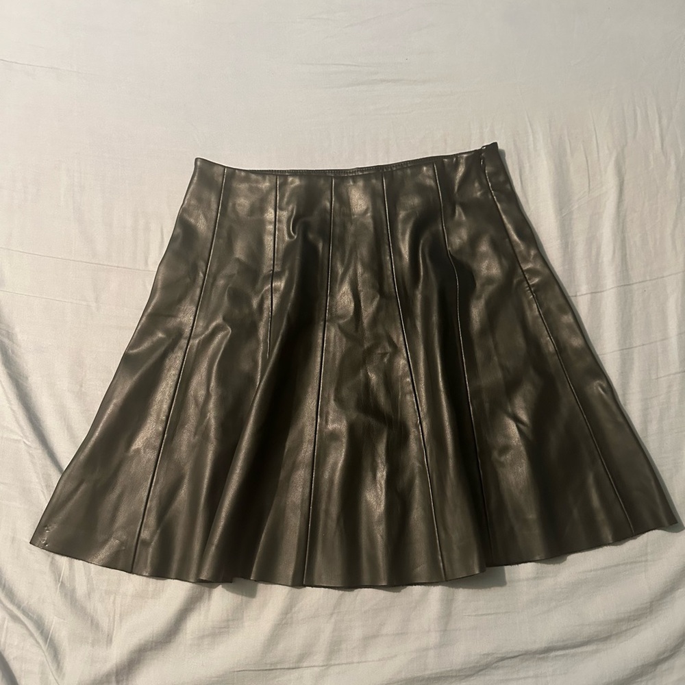 Elegant Black Suzy Faux Leather Skirt 🖤
